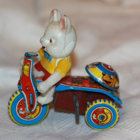 Vintage Tin Litho Wind-Up Tricycle W/ Bunny -  Tested/Working - Picture 1 of 4
